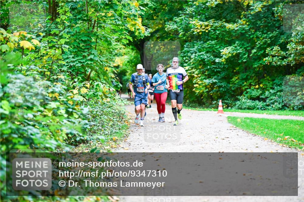 12.10.2025 - Bramfelder Halbmarathon 2025 Dr. Thomas Lammeyer http://msf.ph/oto/9347310 12.10.2025 10:23:20 Laufen 2879, 2611 meine-sportfotos.de