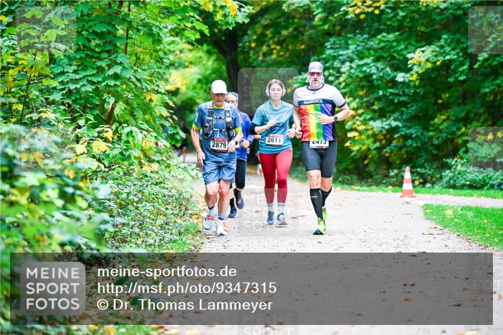 12.10.2025 - Bramfelder Halbmarathon 2025 Dr. Thomas Lammeyer http://msf.ph/oto/9347315 12.10.2025 10:23:21 Laufen 2611, 2473, 2879 meine-sportfotos.de