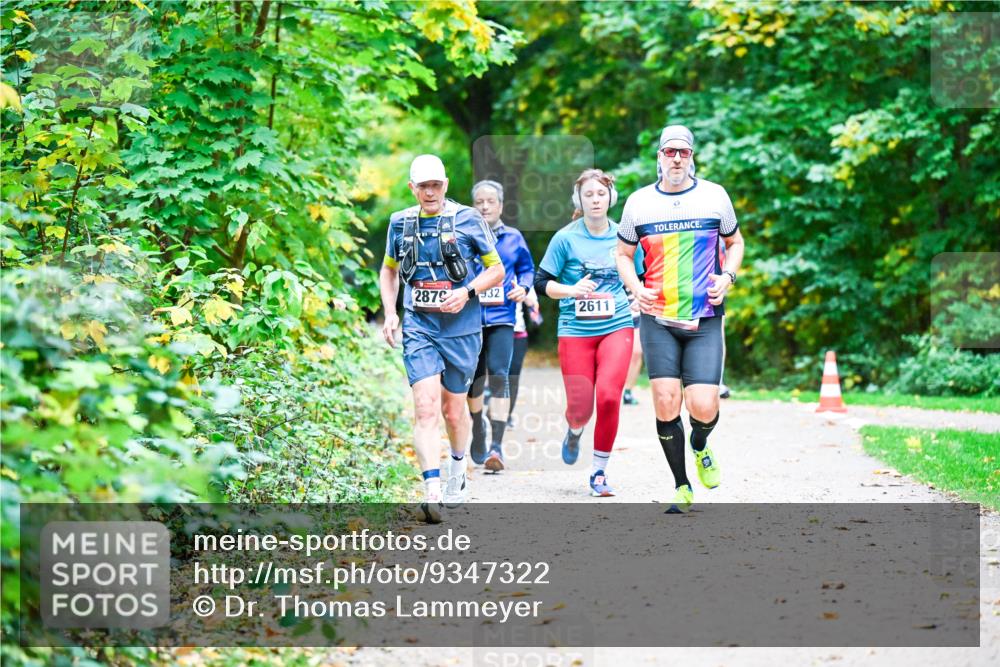 12.10.2025 - Bramfelder Halbmarathon 2025 Dr. Thomas Lammeyer http://msf.ph/oto/9347322 12.10.2025 10:23:22 Laufen 2879, 932, 2611 meine-sportfotos.de