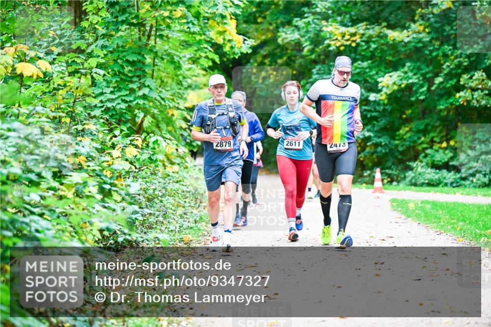 12.10.2025 - Bramfelder Halbmarathon 2025 Dr. Thomas Lammeyer http://msf.ph/oto/9347327 12.10.2025 10:23:23 Laufen 2879, 2611, 2475 meine-sportfotos.de