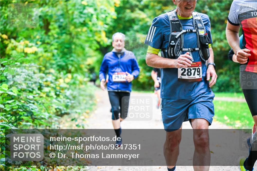 12.10.2025 - Bramfelder Halbmarathon 2025 Dr. Thomas Lammeyer http://msf.ph/oto/9347351 12.10.2025 10:23:27 Laufen 2879 meine-sportfotos.de