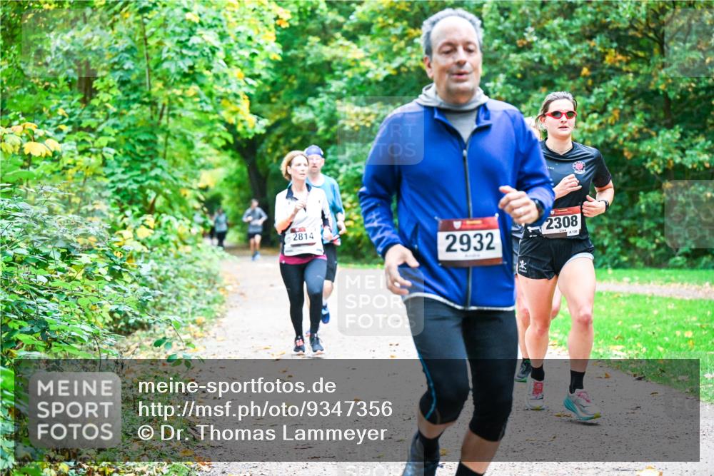 12.10.2025 - Bramfelder Halbmarathon 2025 Dr. Thomas Lammeyer http://msf.ph/oto/9347356 12.10.2025 10:23:28 Laufen 2814, 2932, 2308, 130 meine-sportfotos.de