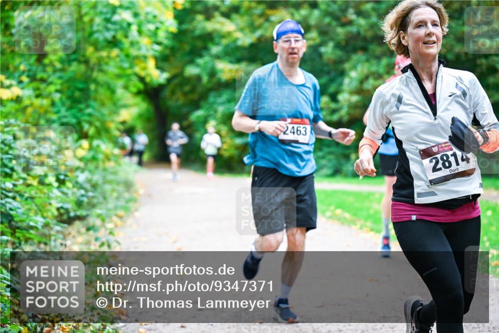 12.10.2025 - Bramfelder Halbmarathon 2025 Dr. Thomas Lammeyer http://msf.ph/oto/9347371 12.10.2025 10:23:30 Laufen 2463, 34, 2814 meine-sportfotos.de