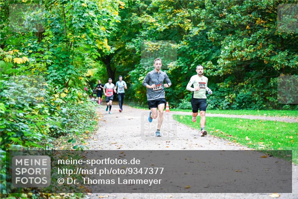 12.10.2025 - Bramfelder Halbmarathon 2025 Dr. Thomas Lammeyer http://msf.ph/oto/9347377 12.10.2025 10:23:35 Laufen 2241, 2275 meine-sportfotos.de