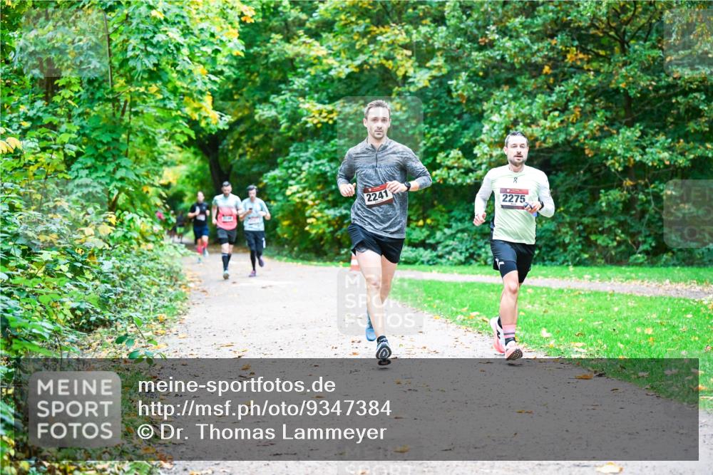 12.10.2025 - Bramfelder Halbmarathon 2025 Dr. Thomas Lammeyer http://msf.ph/oto/9347384 12.10.2025 10:23:36 Laufen 2241, 2275 meine-sportfotos.de