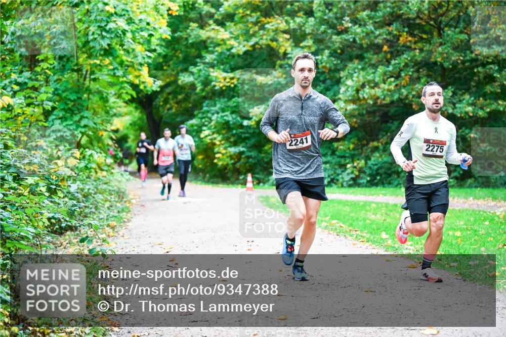 12.10.2025 - Bramfelder Halbmarathon 2025 Dr. Thomas Lammeyer http://msf.ph/oto/9347388 12.10.2025 10:23:36 Laufen 2241, 2275 meine-sportfotos.de