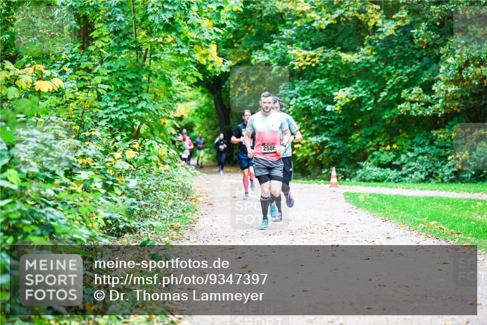 12.10.2025 - Bramfelder Halbmarathon 2025 Dr. Thomas Lammeyer http://msf.ph/oto/9347397 12.10.2025 10:23:40 Laufen 2586 meine-sportfotos.de
