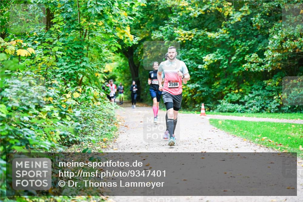 12.10.2025 - Bramfelder Halbmarathon 2025 Dr. Thomas Lammeyer http://msf.ph/oto/9347401 12.10.2025 10:23:40 Laufen 2522, 2586 meine-sportfotos.de