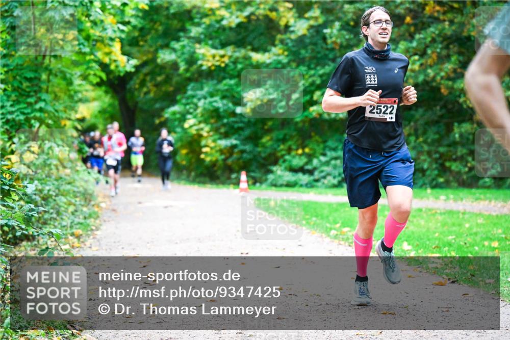 12.10.2025 - Bramfelder Halbmarathon 2025 Dr. Thomas Lammeyer http://msf.ph/oto/9347425 12.10.2025 10:23:44 Laufen 2522 meine-sportfotos.de