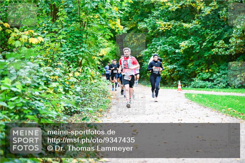 12.10.2025 - Bramfelder Halbmarathon 2025 Dr. Thomas Lammeyer http://msf.ph/oto/9347435 12.10.2025 10:23:49 Laufen 2624, 2718 meine-sportfotos.de