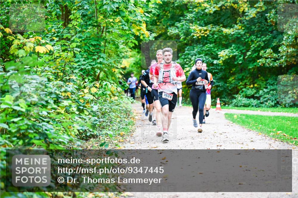 12.10.2025 - Bramfelder Halbmarathon 2025 Dr. Thomas Lammeyer http://msf.ph/oto/9347445 12.10.2025 10:23:50 Laufen 2624, 2718 meine-sportfotos.de