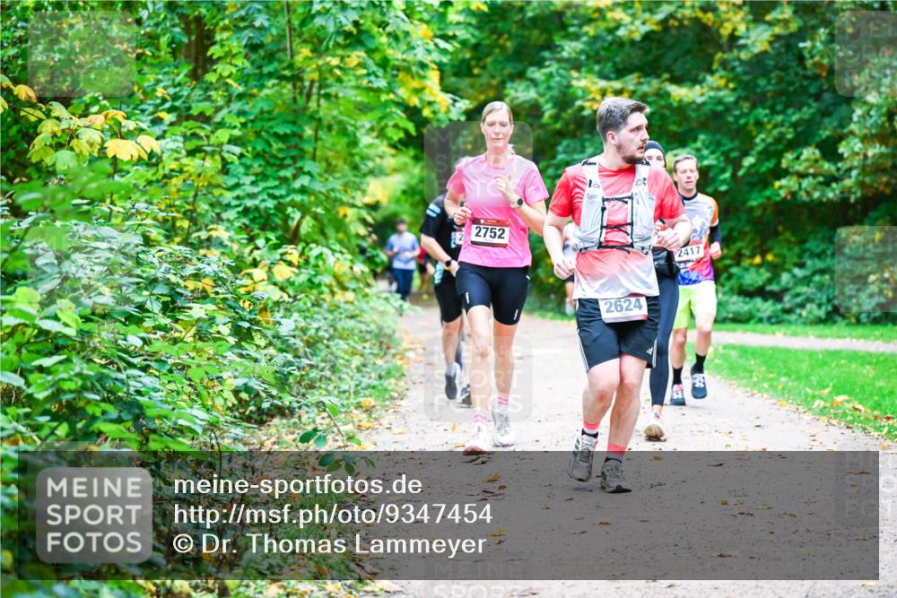12.10.2025 - Bramfelder Halbmarathon 2025 Dr. Thomas Lammeyer http://msf.ph/oto/9347454 12.10.2025 10:23:51 Laufen 2752, 2624, 2417 meine-sportfotos.de