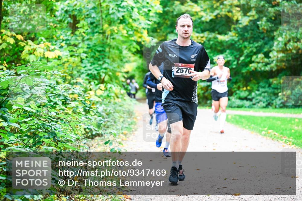 12.10.2025 - Bramfelder Halbmarathon 2025 Dr. Thomas Lammeyer http://msf.ph/oto/9347469 12.10.2025 10:23:55 Laufen 2576 meine-sportfotos.de
