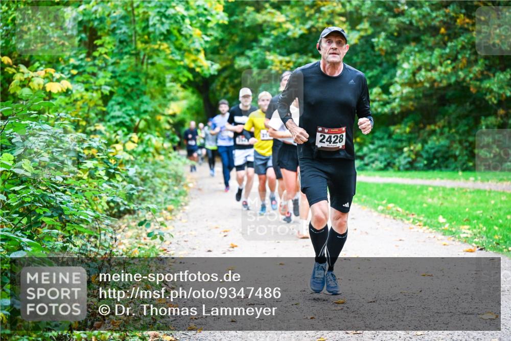 12.10.2025 - Bramfelder Halbmarathon 2025 Dr. Thomas Lammeyer http://msf.ph/oto/9347486 12.10.2025 10:23:58 Laufen 2428 meine-sportfotos.de