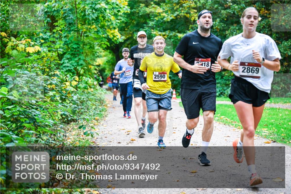 12.10.2025 - Bramfelder Halbmarathon 2025 Dr. Thomas Lammeyer http://msf.ph/oto/9347492 12.10.2025 10:24:00 Laufen 2318, 2926, 21, 2869, 2590 meine-sportfotos.de