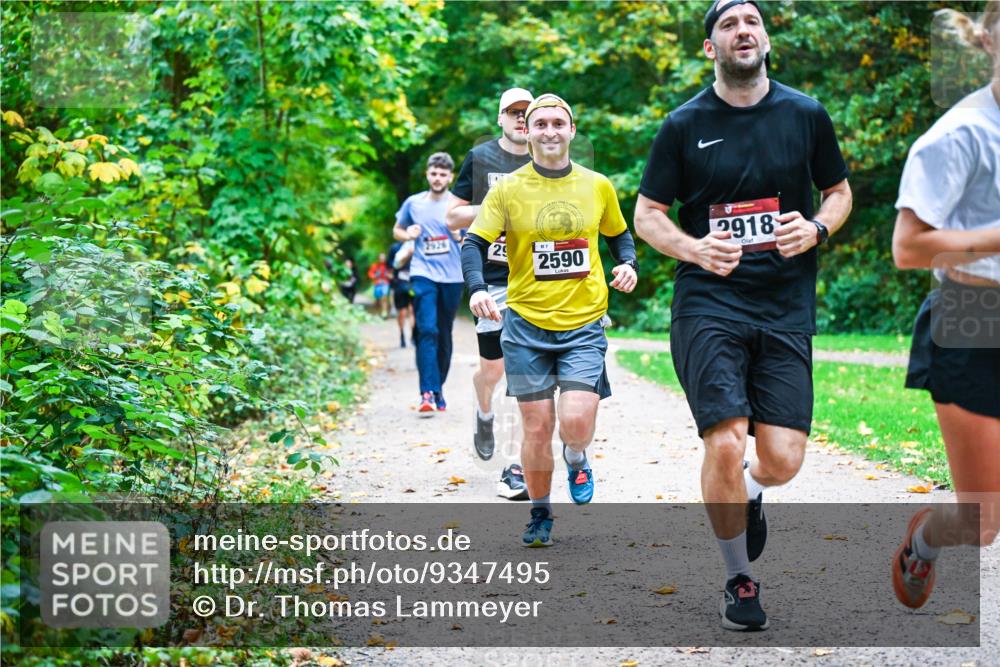 12.10.2025 - Bramfelder Halbmarathon 2025 Dr. Thomas Lammeyer http://msf.ph/oto/9347495 12.10.2025 10:24:00 Laufen 2926, 29, 87, 2918, 2590 meine-sportfotos.de