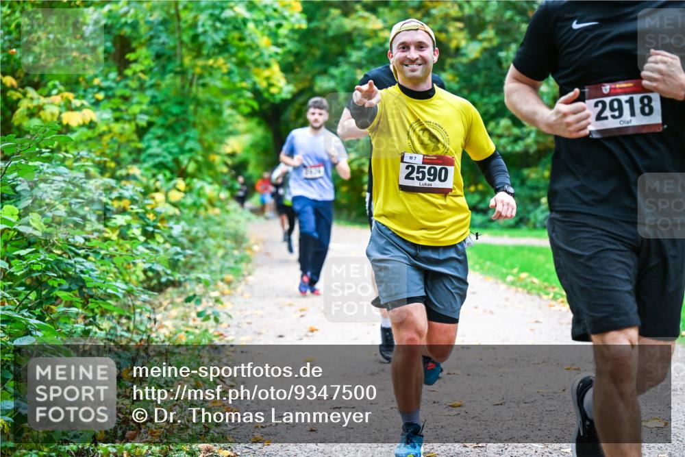 12.10.2025 - Bramfelder Halbmarathon 2025 Dr. Thomas Lammeyer http://msf.ph/oto/9347500 12.10.2025 10:24:01 Laufen 2631, 7, 2590, 2918 meine-sportfotos.de