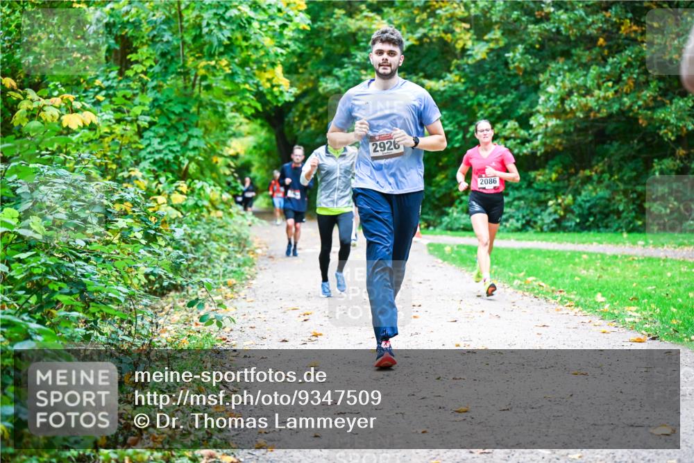 12.10.2025 - Bramfelder Halbmarathon 2025 Dr. Thomas Lammeyer http://msf.ph/oto/9347509 12.10.2025 10:24:03 Laufen 2926, 2086 meine-sportfotos.de