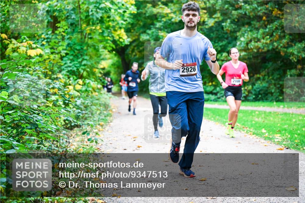 12.10.2025 - Bramfelder Halbmarathon 2025 Dr. Thomas Lammeyer http://msf.ph/oto/9347513 12.10.2025 10:24:03 Laufen 2926, 2086 meine-sportfotos.de