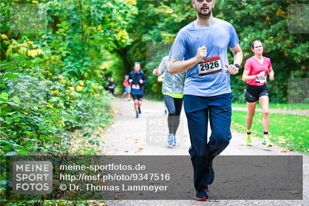 12.10.2025 - Bramfelder Halbmarathon 2025 Dr. Thomas Lammeyer http://msf.ph/oto/9347516 12.10.2025 10:24:04 Laufen 10, 2926, 086 meine-sportfotos.de