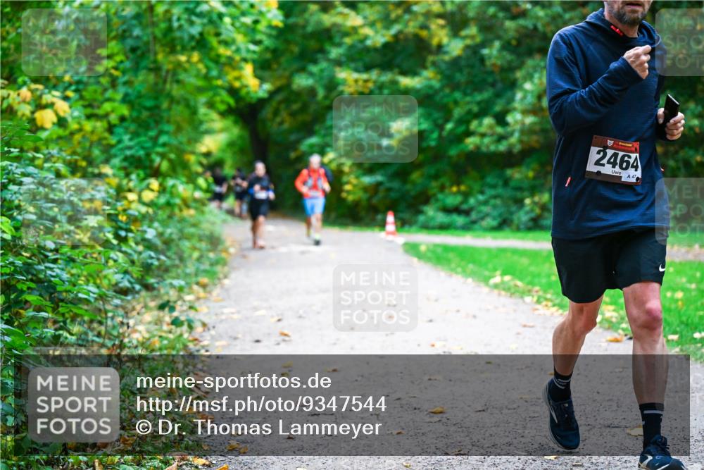 12.10.2025 - Bramfelder Halbmarathon 2025 Dr. Thomas Lammeyer http://msf.ph/oto/9347544 12.10.2025 10:24:09 Laufen 2464, 47 meine-sportfotos.de