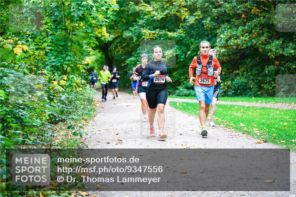 12.10.2025 - Bramfelder Halbmarathon 2025 Dr. Thomas Lammeyer http://msf.ph/oto/9347556 12.10.2025 10:24:14 Laufen 271, 2674, 2675 meine-sportfotos.de
