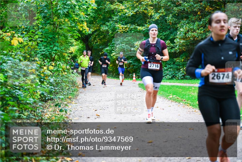 12.10.2025 - Bramfelder Halbmarathon 2025 Dr. Thomas Lammeyer http://msf.ph/oto/9347569 12.10.2025 10:24:16 Laufen 2778, 2680, 2322, 2716, 2674 meine-sportfotos.de