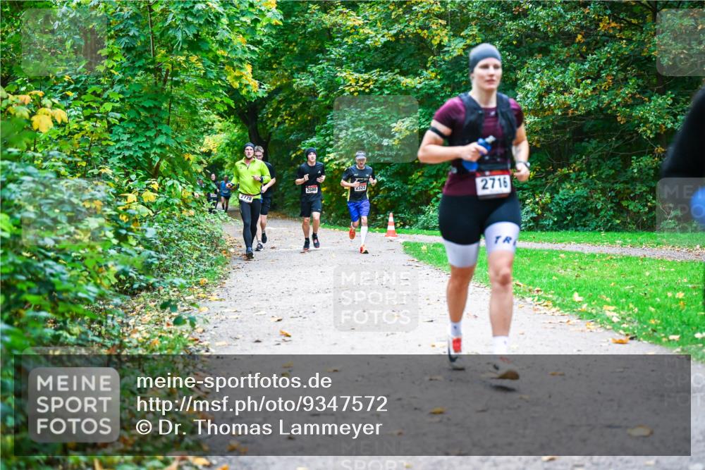 12.10.2025 - Bramfelder Halbmarathon 2025 Dr. Thomas Lammeyer http://msf.ph/oto/9347572 12.10.2025 10:24:17 Laufen 2778, 2680, 2322, 2716 meine-sportfotos.de