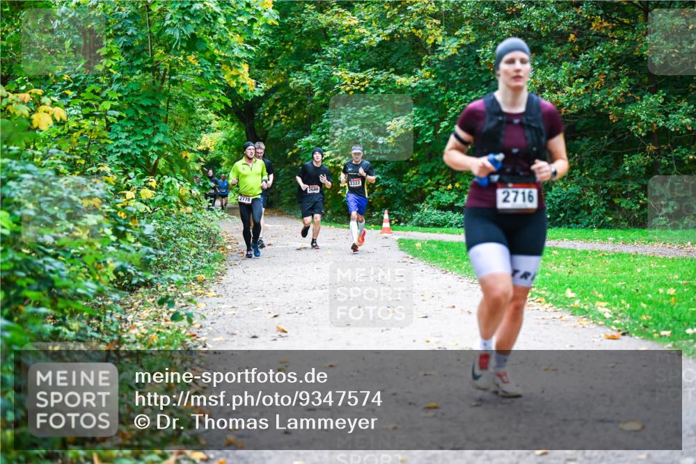 12.10.2025 - Bramfelder Halbmarathon 2025 Dr. Thomas Lammeyer http://msf.ph/oto/9347574 12.10.2025 10:24:17 Laufen 2778, 2680, 2322, 2716 meine-sportfotos.de