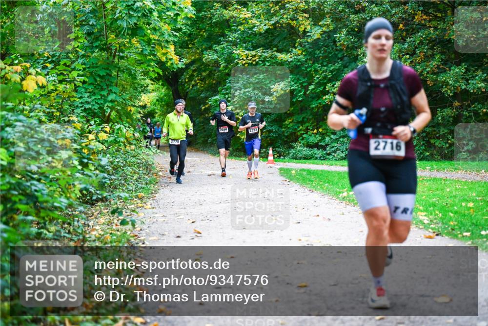 12.10.2025 - Bramfelder Halbmarathon 2025 Dr. Thomas Lammeyer http://msf.ph/oto/9347576 12.10.2025 10:24:17 Laufen 2778, 2680, 2322, 2716 meine-sportfotos.de