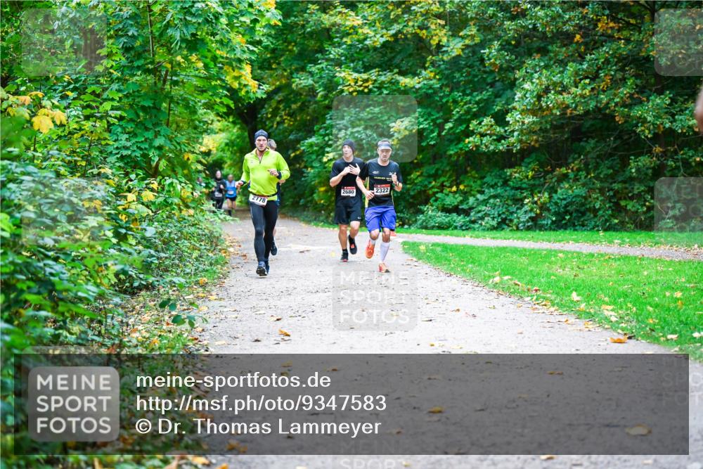 12.10.2025 - Bramfelder Halbmarathon 2025 Dr. Thomas Lammeyer http://msf.ph/oto/9347583 12.10.2025 10:24:18 Laufen 2778, 2680, 2322 meine-sportfotos.de