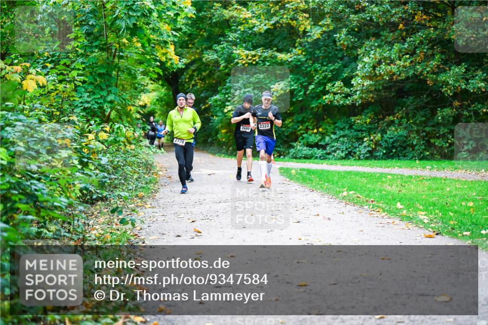 12.10.2025 - Bramfelder Halbmarathon 2025 Dr. Thomas Lammeyer http://msf.ph/oto/9347584 12.10.2025 10:24:18 Laufen 2778, 2680, 2322 meine-sportfotos.de