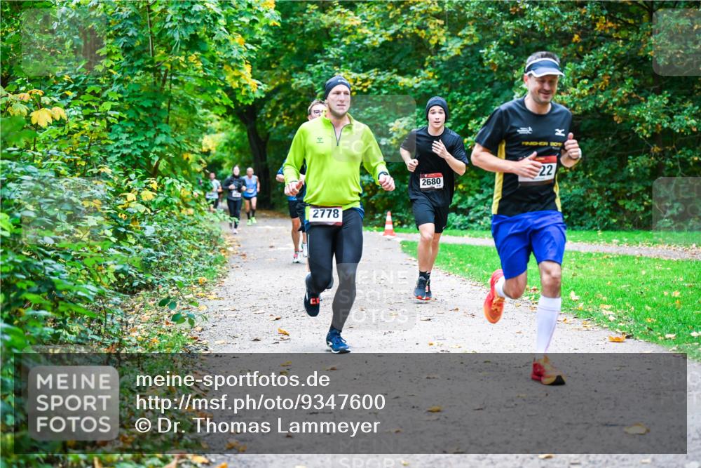 12.10.2025 - Bramfelder Halbmarathon 2025 Dr. Thomas Lammeyer http://msf.ph/oto/9347600 12.10.2025 10:24:21 Laufen 2778, 2680, 22 meine-sportfotos.de