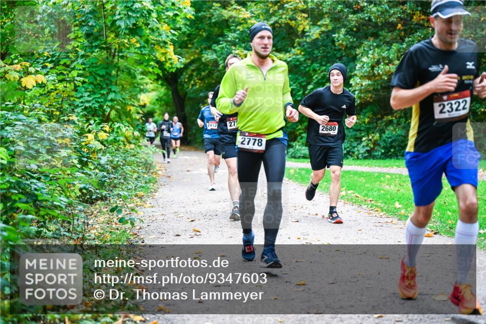 12.10.2025 - Bramfelder Halbmarathon 2025 Dr. Thomas Lammeyer http://msf.ph/oto/9347603 12.10.2025 10:24:21 Laufen 2412, 27, 2778, 2680, 2322 meine-sportfotos.de