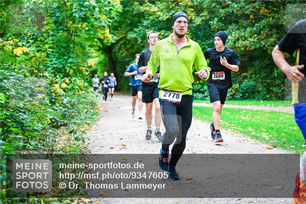 12.10.2025 - Bramfelder Halbmarathon 2025 Dr. Thomas Lammeyer http://msf.ph/oto/9347605 12.10.2025 10:24:22 Laufen 31, 2412, 86, 2778, 2680 meine-sportfotos.de