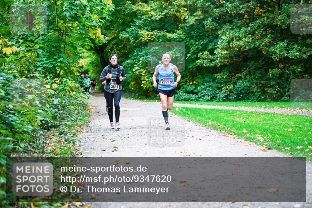 12.10.2025 - Bramfelder Halbmarathon 2025 Dr. Thomas Lammeyer http://msf.ph/oto/9347620 12.10.2025 10:24:28 Laufen 2992, 2844 meine-sportfotos.de