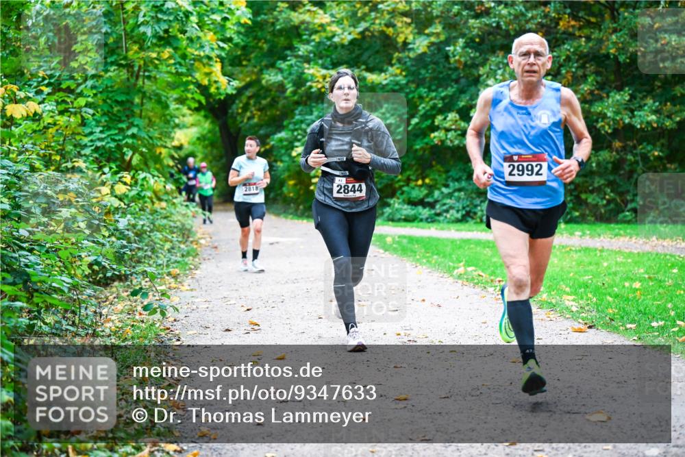 12.10.2025 - Bramfelder Halbmarathon 2025 Dr. Thomas Lammeyer http://msf.ph/oto/9347633 12.10.2025 10:24:30 Laufen 2818, 2, 2844, 2992 meine-sportfotos.de