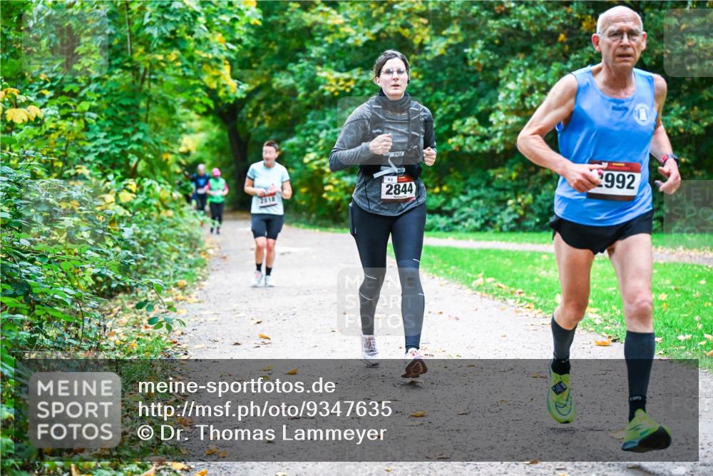 12.10.2025 - Bramfelder Halbmarathon 2025 Dr. Thomas Lammeyer http://msf.ph/oto/9347635 12.10.2025 10:24:30 Laufen 2818, 2, 2844, 2992 meine-sportfotos.de