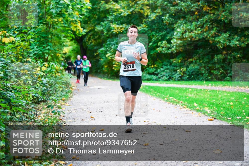 12.10.2025 - Bramfelder Halbmarathon 2025 Dr. Thomas Lammeyer http://msf.ph/oto/9347652 12.10.2025 10:24:33 Laufen 2818 meine-sportfotos.de