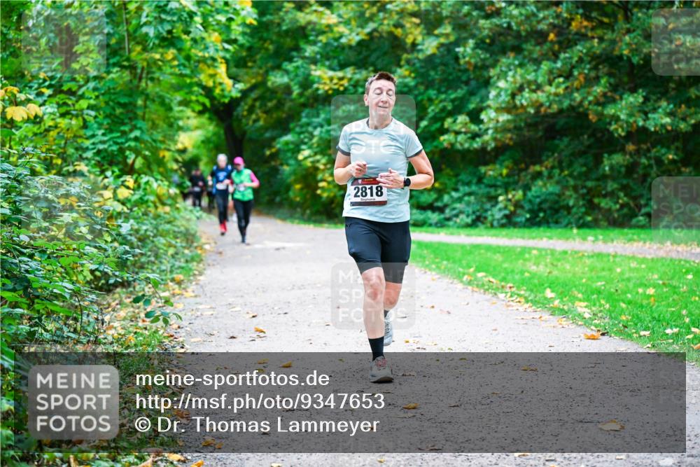 12.10.2025 - Bramfelder Halbmarathon 2025 Dr. Thomas Lammeyer http://msf.ph/oto/9347653 12.10.2025 10:24:33 Laufen 2818 meine-sportfotos.de