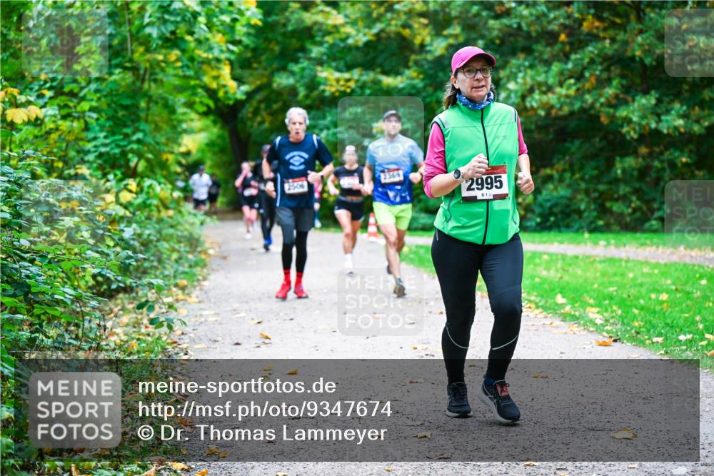 12.10.2025 - Bramfelder Halbmarathon 2025 Dr. Thomas Lammeyer http://msf.ph/oto/9347674 12.10.2025 10:24:39 Laufen 3366, 2995, 1 meine-sportfotos.de