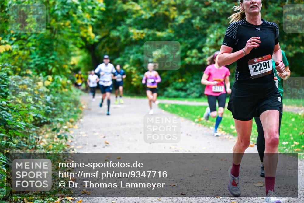 12.10.2025 - Bramfelder Halbmarathon 2025 Dr. Thomas Lammeyer http://msf.ph/oto/9347716 12.10.2025 10:24:47 Laufen 2291 meine-sportfotos.de