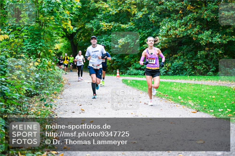 12.10.2025 - Bramfelder Halbmarathon 2025 Dr. Thomas Lammeyer http://msf.ph/oto/9347725 12.10.2025 10:24:48 Laufen 2337, 2681, 408, 2641 meine-sportfotos.de