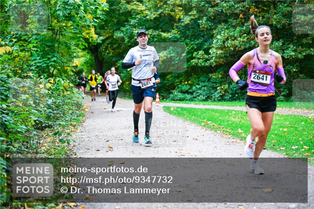 12.10.2025 - Bramfelder Halbmarathon 2025 Dr. Thomas Lammeyer http://msf.ph/oto/9347732 12.10.2025 10:24:49 Laufen 2681, 2641 meine-sportfotos.de