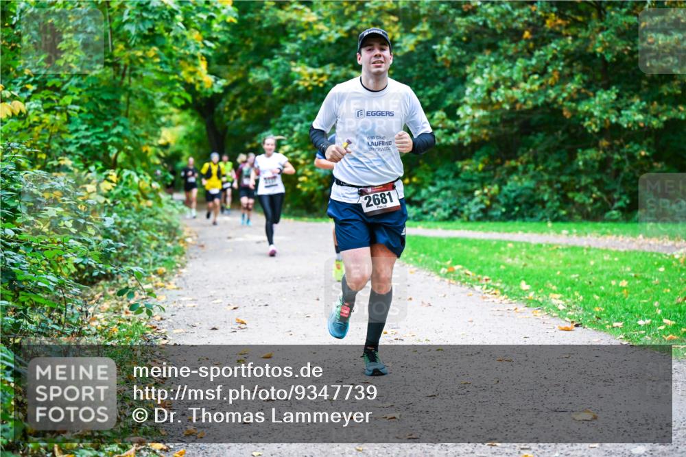 12.10.2025 - Bramfelder Halbmarathon 2025 Dr. Thomas Lammeyer http://msf.ph/oto/9347739 12.10.2025 10:24:50 Laufen 2681 meine-sportfotos.de