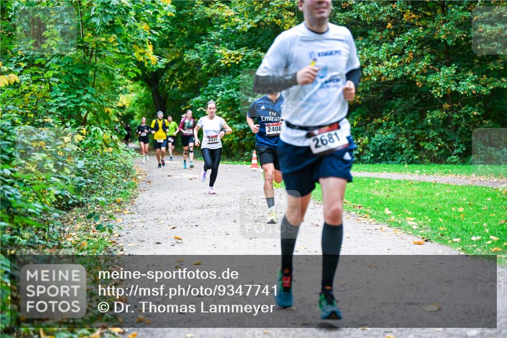 12.10.2025 - Bramfelder Halbmarathon 2025 Dr. Thomas Lammeyer http://msf.ph/oto/9347741 12.10.2025 10:24:51 Laufen 2337, 2408, 2681 meine-sportfotos.de
