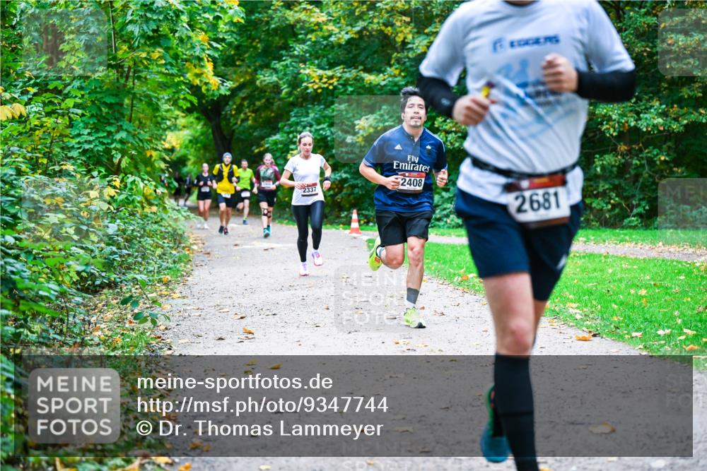 12.10.2025 - Bramfelder Halbmarathon 2025 Dr. Thomas Lammeyer http://msf.ph/oto/9347744 12.10.2025 10:24:51 Laufen 2337, 2408, 2681 meine-sportfotos.de