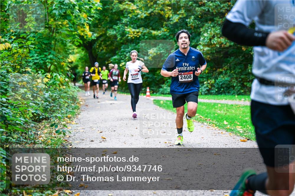 12.10.2025 - Bramfelder Halbmarathon 2025 Dr. Thomas Lammeyer http://msf.ph/oto/9347746 12.10.2025 10:24:52 Laufen 2337, 2408 meine-sportfotos.de