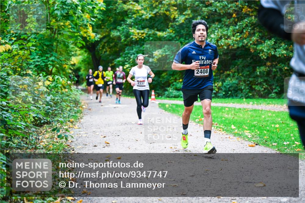 12.10.2025 - Bramfelder Halbmarathon 2025 Dr. Thomas Lammeyer http://msf.ph/oto/9347747 12.10.2025 10:24:52 Laufen 2337, 2408 meine-sportfotos.de