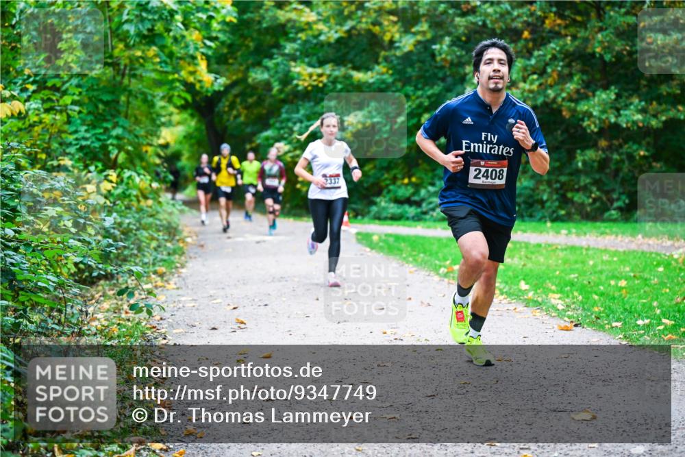 12.10.2025 - Bramfelder Halbmarathon 2025 Dr. Thomas Lammeyer http://msf.ph/oto/9347749 12.10.2025 10:24:52 Laufen 2408 meine-sportfotos.de